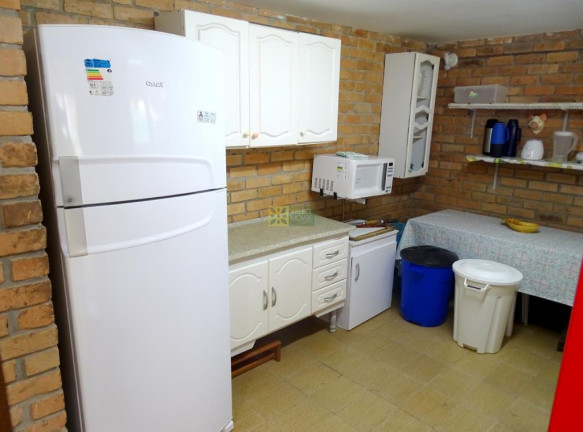 Imagem Casa com 3 Quartos para Alugar ou Temporada, 100 m² em Centro - Bombinhas Imagem Casa com 3 Quartos para Alugar ou Temporada, 100 m² em Centro - Bombinhas