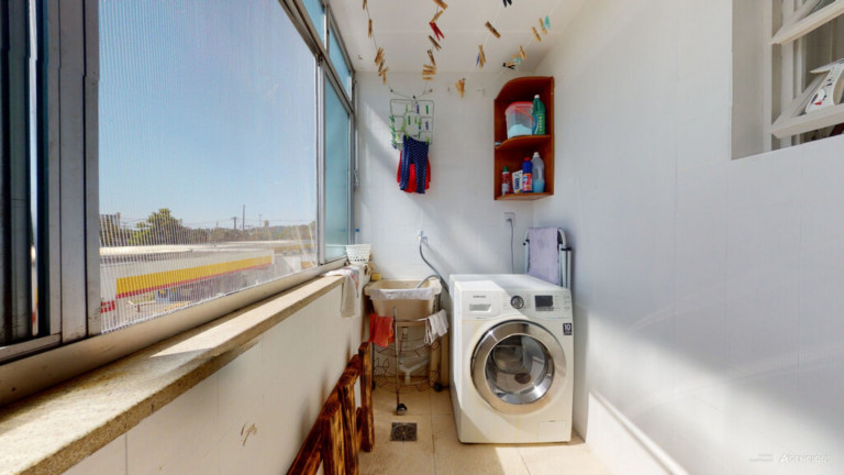 Imagem Imóvel com 2 Quartos à Venda, 73 m² em Cristal - Porto Alegre Imagem Imóvel com 2 Quartos à Venda, 73 m² em Cristal - Porto Alegre