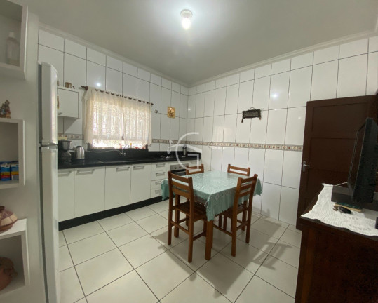 Imagem Casa com 5 Quartos à Venda, 196 m² em Anita Garibaldi - Joinville