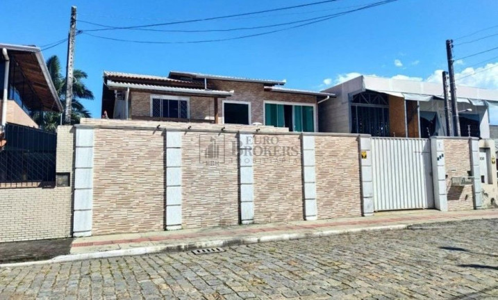 Imagem Casa com 5 Quartos à Venda, 295 m² em Nova Esperança - Balneário Camboriú