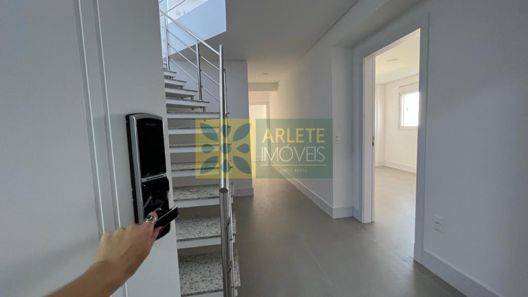 Imagem Cobertura com 3 Quartos à Venda, 157 m² em Mariscal - Bombinhas