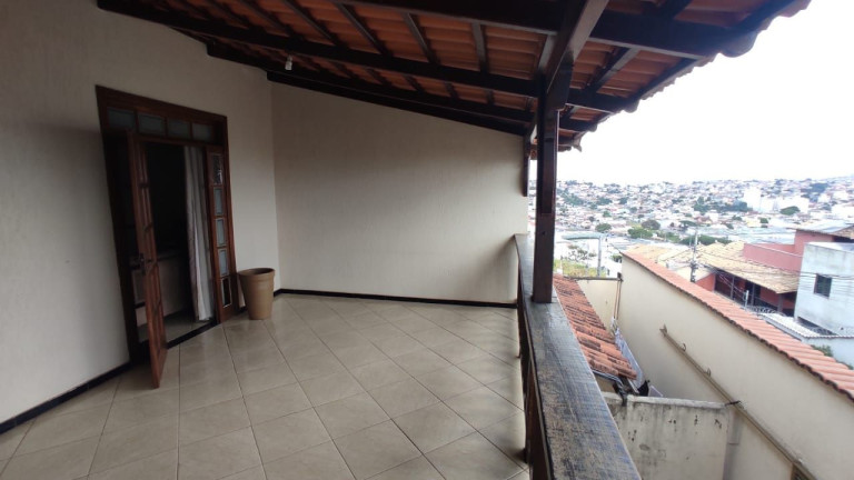 Imagem Casa com 3 Quartos à Venda, 290 m² em Nossa Senhora Da Conceição - Contagem Imagem Casa com 3 Quartos à Venda, 290 m² em Nossa Senhora Da Conceição - Contagem