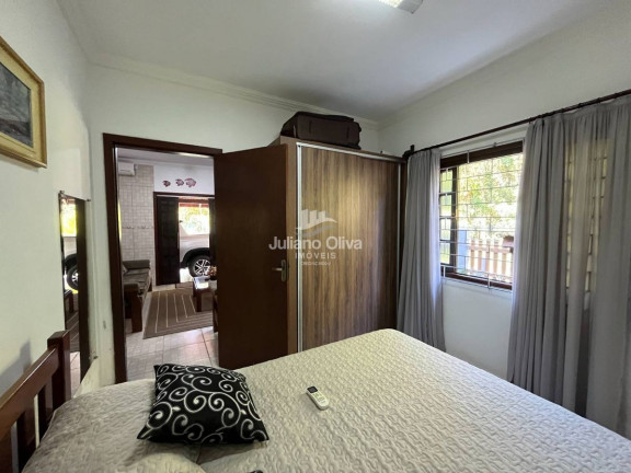 Imagem Sobrado com 5 Quartos à Venda, 258 m² em Barra Do Sai - Itapoá