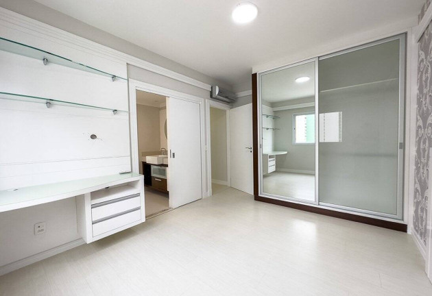 Imagem Apartamento com 3 Quartos à Venda, 241 m² em Centro - Balneário Camboriú Imagem Apartamento com 3 Quartos à Venda, 241 m² em Centro - Balneário Camboriú