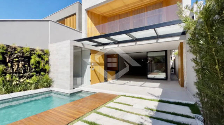 Casa com 4 Quartos à Venda, 350 m² em Barra Da Tijuca - Rio De Janeiro