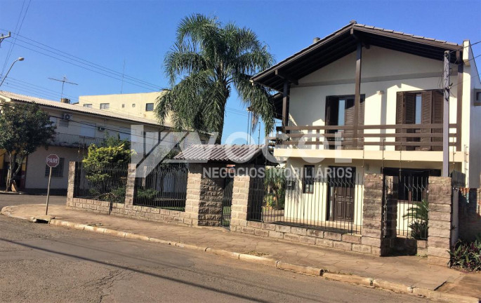 Casa com 3 Quartos à Venda, 244 m² em Primavera - Novo Hamburgo