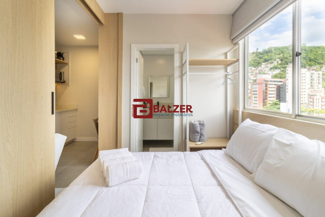 Imagem Apartamento com 1 Quarto à Venda, 32 m² em Centro - Florianópolis Imagem Apartamento com 1 Quarto à Venda, 32 m² em Centro - Florianópolis