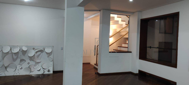 Imagem Casa com 5 Quartos à Venda ou Locação, 1.300 m² em Residencial Tamboré - Barueri Imagem Casa com 5 Quartos à Venda ou Locação, 1.300 m² em Residencial Tamboré - Barueri