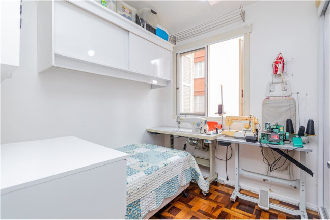 Imagem Imóvel com 2 Quartos à Venda, em Menino Deus - Porto Alegre Imagem Imóvel com 2 Quartos à Venda, em Menino Deus - Porto Alegre