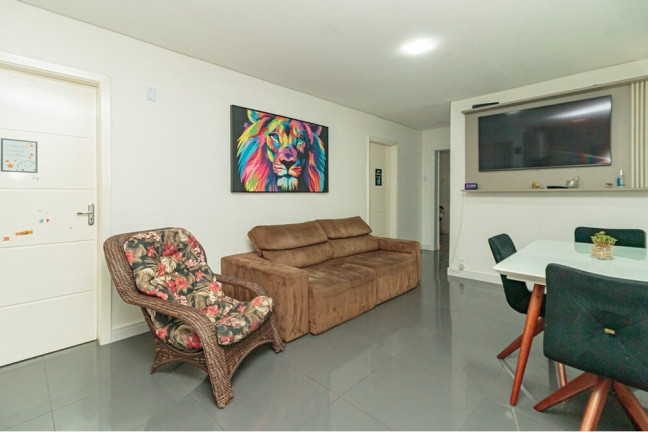 Imagem Casa com 3 Quartos à Venda, 170 m² em Passo Da Areia - Porto Alegre Imagem Casa com 3 Quartos à Venda, 170 m² em Passo Da Areia - Porto Alegre