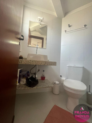 Imagem Apartamento com 2 Quartos à Venda, 66 m² em Itaguá - Ubatuba