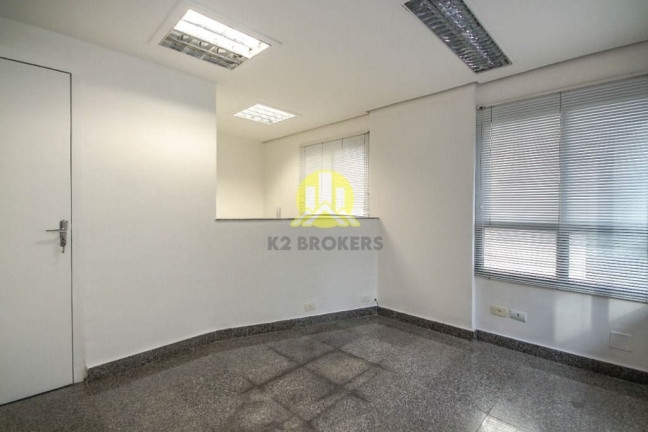 Sala Comercial à Venda, 28 m² em Itaim Bibi - São Paulo