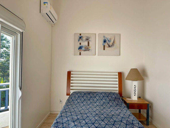 Imagem Casa com 4 Quartos para Temporada, em Bombinhas Imagem Casa com 4 Quartos para Temporada, em Bombinhas