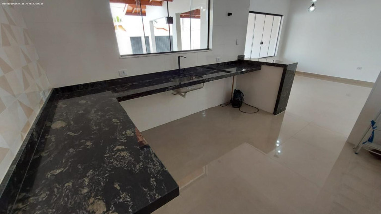 Imagem Casa com 3 Quartos à Venda, 130 m² em Balneário Oásis - Peruíbe