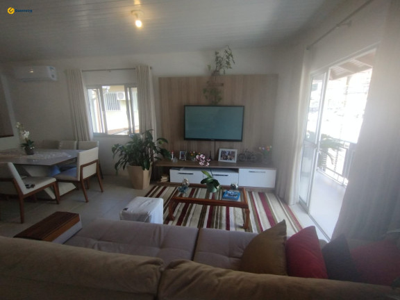Imagem Casa com 3 Quartos à Venda, 294 m² em Trindade - Florianópolis Imagem Casa com 3 Quartos à Venda, 294 m² em Trindade - Florianópolis