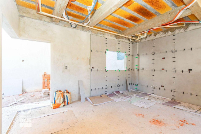 Imagem Sobrado com 3 Quartos à Venda, 133 m² em Capão Raso - Curitiba