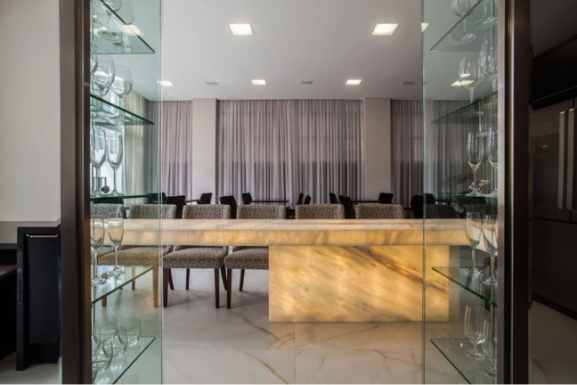 Imagem Imóvel com 3 Quartos à Venda, 134 m² em Centro - Balneário Camboriú Imagem Imóvel com 3 Quartos à Venda, 134 m² em Centro - Balneário Camboriú