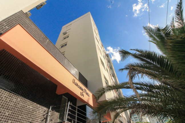 Imagem Apartamento com 2 Quartos à Venda, 74 m² em Passo Da Areia - Porto Alegre