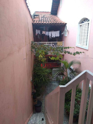 Imagem Sobrado com 4 Quartos à Venda, 180 m² em Vila Jacuí - São Paulo Imagem Sobrado com 4 Quartos à Venda, 180 m² em Vila Jacuí - São Paulo