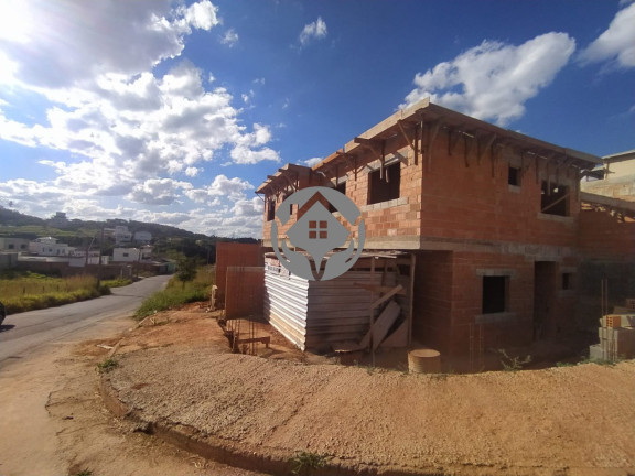 Imagem Casa com 3 Quartos à Venda, 131 m² em Novo Centro - Santa Luzia Imagem Casa com 3 Quartos à Venda, 131 m² em Novo Centro - Santa Luzia