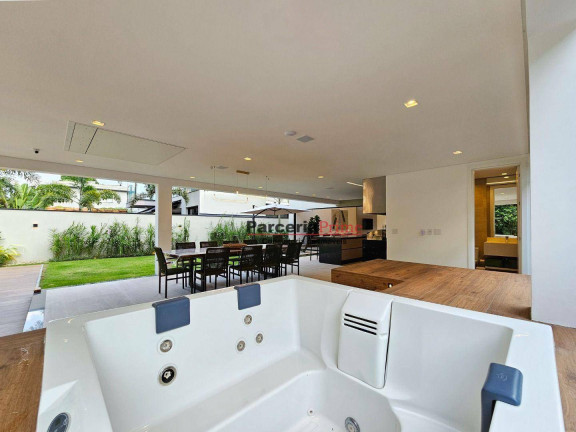 Imagem Casa com 6 Quartos à Venda, 563 m² em Riviera Módulo 17 - Bertioga Imagem Casa com 6 Quartos à Venda, 563 m² em Riviera Módulo 17 - Bertioga