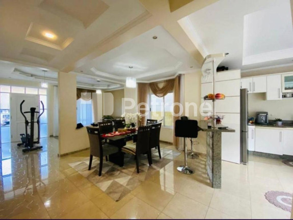 Imagem Casa com 3 Quartos à Venda, 340 m² em Calheiros - Governador Celso Ramos Imagem Casa com 3 Quartos à Venda, 340 m² em Calheiros - Governador Celso Ramos