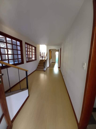 Imagem Casa com 5 Quartos à Venda, em Vale Dos Pinheiros - Nova Friburgo Imagem Casa com 5 Quartos à Venda, em Vale Dos Pinheiros - Nova Friburgo