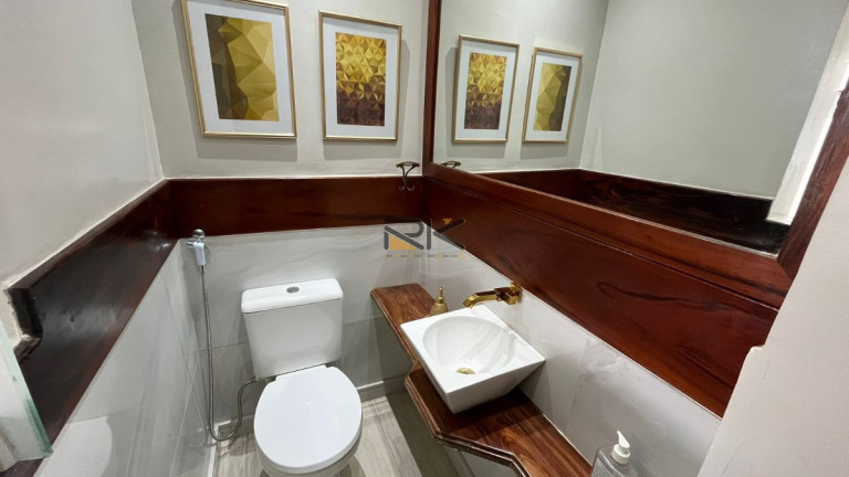 Imagem Casa com 4 Quartos à Venda, 250 m² em Centro - Ubatuba