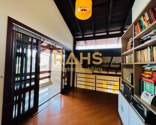 Imagem Casa com 5 Quartos à Venda, 406 m² em América - Joinville Imagem Casa com 5 Quartos à Venda, 406 m² em América - Joinville