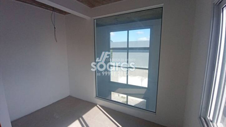 Imagem Sobrado com 2 Quartos à Venda, 110 m² em Laranjal - Pelotas