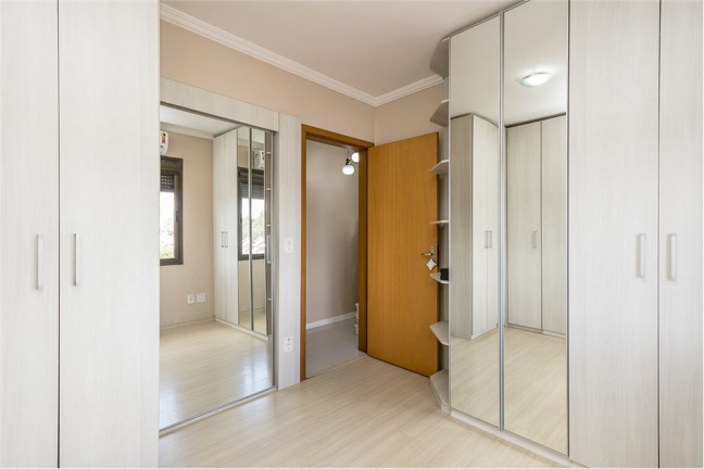Imagem Imóvel com 3 Quartos à Venda, em Jardim Itu - Porto Alegre Imagem Imóvel com 3 Quartos à Venda, em Jardim Itu - Porto Alegre