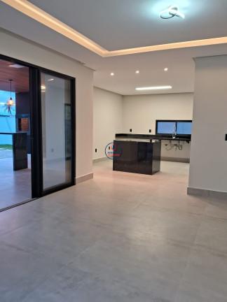 Imagem Casa com 4 Quartos para Alugar ou Temporada, 352 m² em Cajupiranga - Parnamirim Imagem Casa com 4 Quartos para Alugar ou Temporada, 352 m² em Cajupiranga - Parnamirim