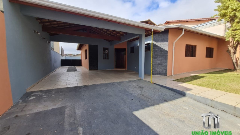Imagem Casa com 3 Quartos à Venda, 181 m² em Residencial Das Ilhas - Braganca Paulista Imagem Casa com 3 Quartos à Venda, 181 m² em Residencial Das Ilhas - Braganca Paulista