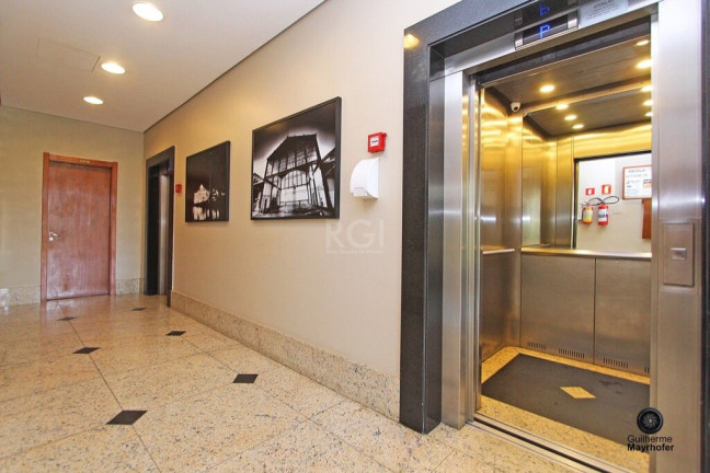 Imagem Apartamento com 3 Quartos à Venda, 90 m² em Cristal - Porto Alegre Imagem Apartamento com 3 Quartos à Venda, 90 m² em Cristal - Porto Alegre