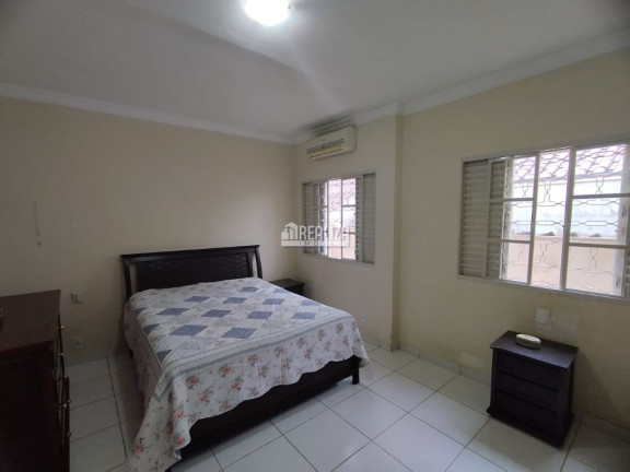 Imagem Casa com 3 Quartos à Venda, 200 m² em Nossa Senhora Da Abadia - Uberaba Imagem Casa com 3 Quartos à Venda, 200 m² em Nossa Senhora Da Abadia - Uberaba