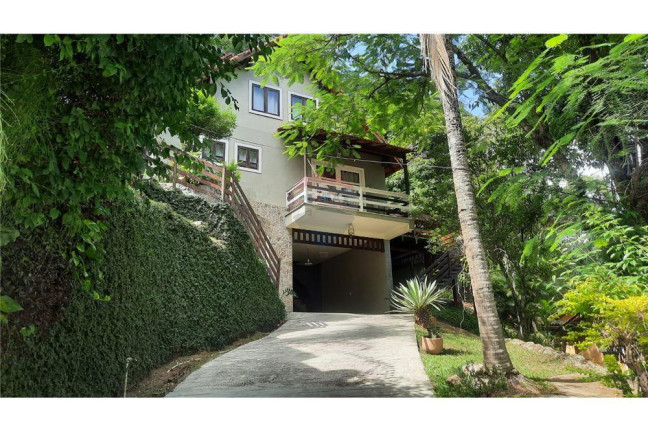 Casa de Condomínio com 3 Quartos à Venda, 230 m² em Itaipu - Niterói