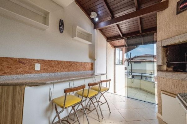 Imagem Sobrado com 3 Quartos para Alugar, 160 m² em Cachoeira Do Bom Jesus - Florianópolis