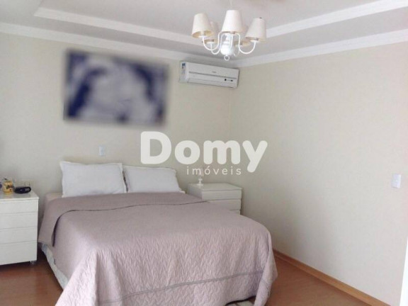 Imagem Casa de Condomínio com 3 Quartos à Venda, 230 m² em América - Joinville