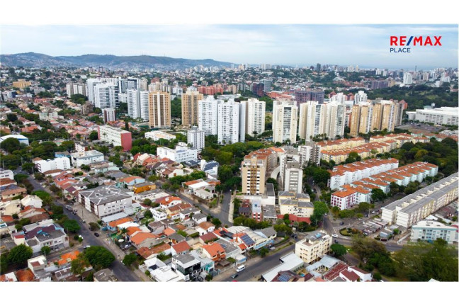 Imagem Casa com 2 Quartos à Venda, em Vila Ipiranga - Porto Alegre Imagem Casa com 2 Quartos à Venda, em Vila Ipiranga - Porto Alegre