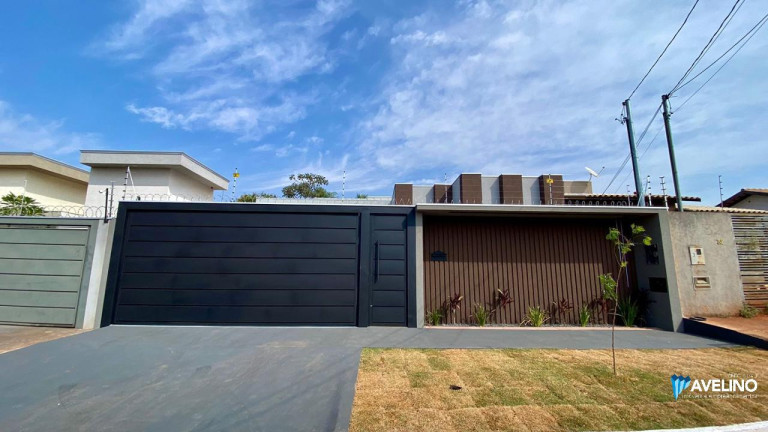 Casa com 3 Quartos à Venda, 182 m² em Parque Residencial Rita Vieira - Campo Grande
