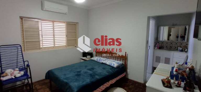 Imagem Casa com 3 Quartos à Venda, 308 m² em Vila Souto - Bauru
