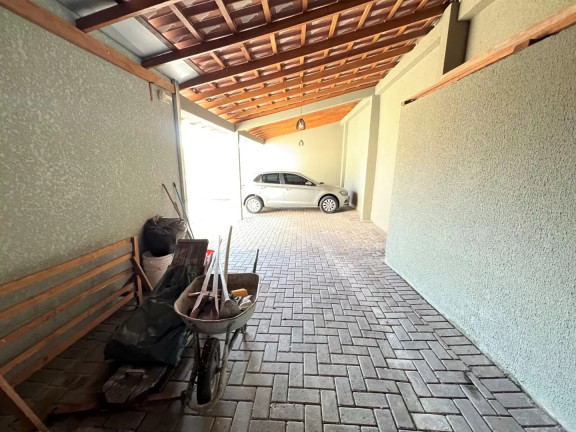 Imagem Casa com 3 Quartos à Venda, 250 m² em Uvaranas - Ponta Grossa Imagem Casa com 3 Quartos à Venda, 250 m² em Uvaranas - Ponta Grossa