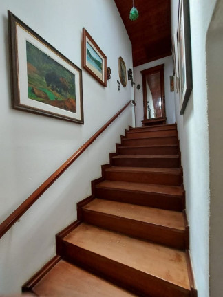 Imagem Casa com 4 Quartos à Venda, 255 m² em Três Córregos - Teresópolis