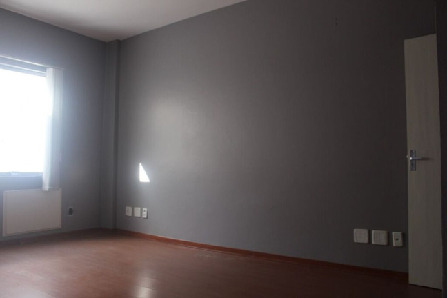 Imagem Imóvel à Venda, 33 m² em Bom Fim - Porto Alegre Imagem Imóvel à Venda, 33 m² em Bom Fim - Porto Alegre