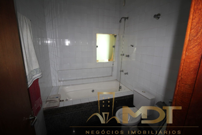 Imagem Casa com 4 Quartos à Venda, 500 m² em Garças - Belo Horizonte Imagem Casa com 4 Quartos à Venda, 500 m² em Garças - Belo Horizonte