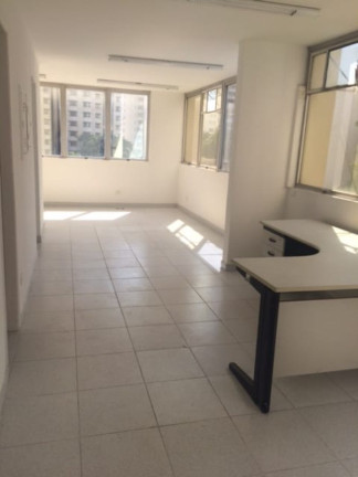 Sala Comercial à Venda, 42 m² em Itaim Bibi - São Paulo