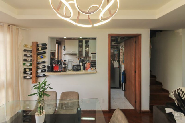Imagem Casa com 3 Quartos à Venda, 183 m² em Ipanema - Porto Alegre Imagem Casa com 3 Quartos à Venda, 183 m² em Ipanema - Porto Alegre