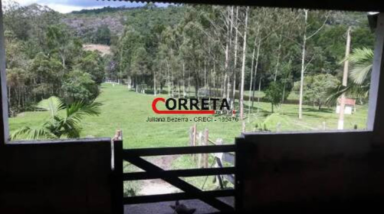 Imagem Casa com 3 Quartos à Venda, 170 m² em Carmo Messias - Ibiúna Imagem Casa com 3 Quartos à Venda, 170 m² em Carmo Messias - Ibiúna