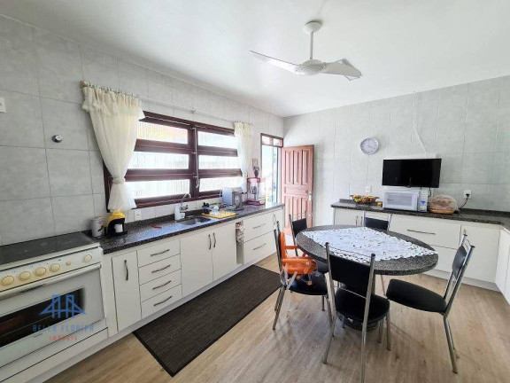 Imagem Casa com 4 Quartos à Venda, 220 m² em Itaguaçu - Florianópolis Imagem Casa com 4 Quartos à Venda, 220 m² em Itaguaçu - Florianópolis