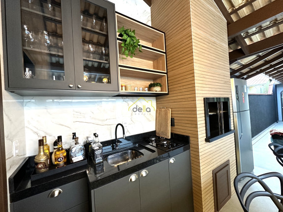 Imagem Casa com 4 Quartos à Venda, 259 m² em Iririú - Joinville Imagem Casa com 4 Quartos à Venda, 259 m² em Iririú - Joinville